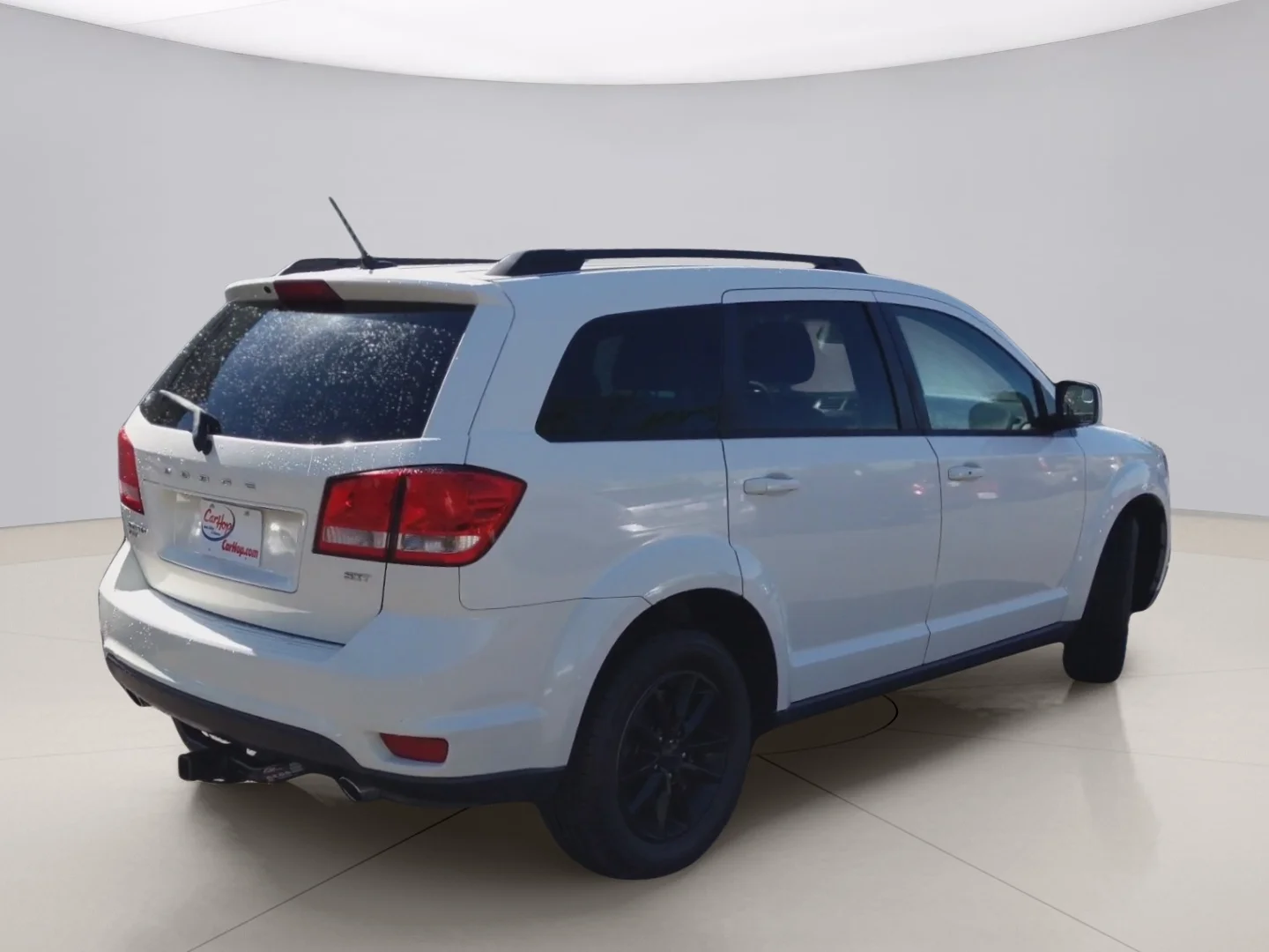Used 2016 White Dodge SXT image 5