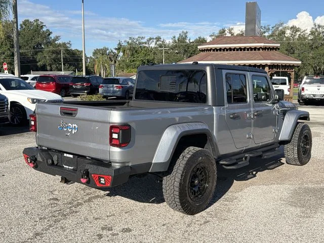 Used 2020 Silver Jeep Altitude image 4