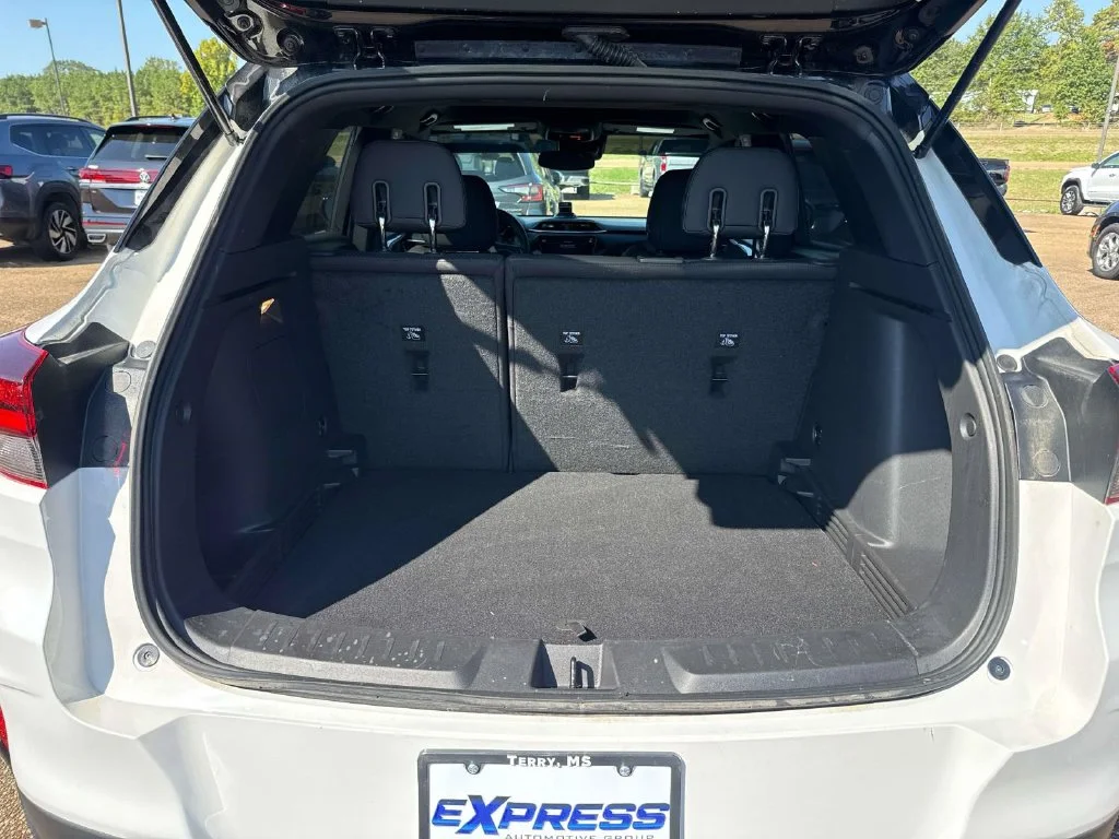 Used 2023 White Chevrolet RS image 8