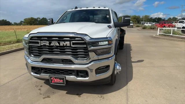 New 2026 Bright White Clear-Coat Exterior Paint RAM Tradesman image 4