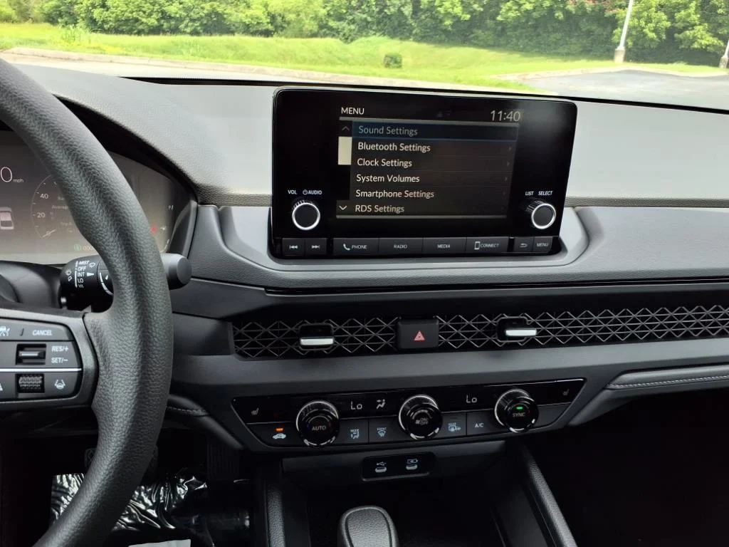 2025 Honda Accord SE - Photo 17