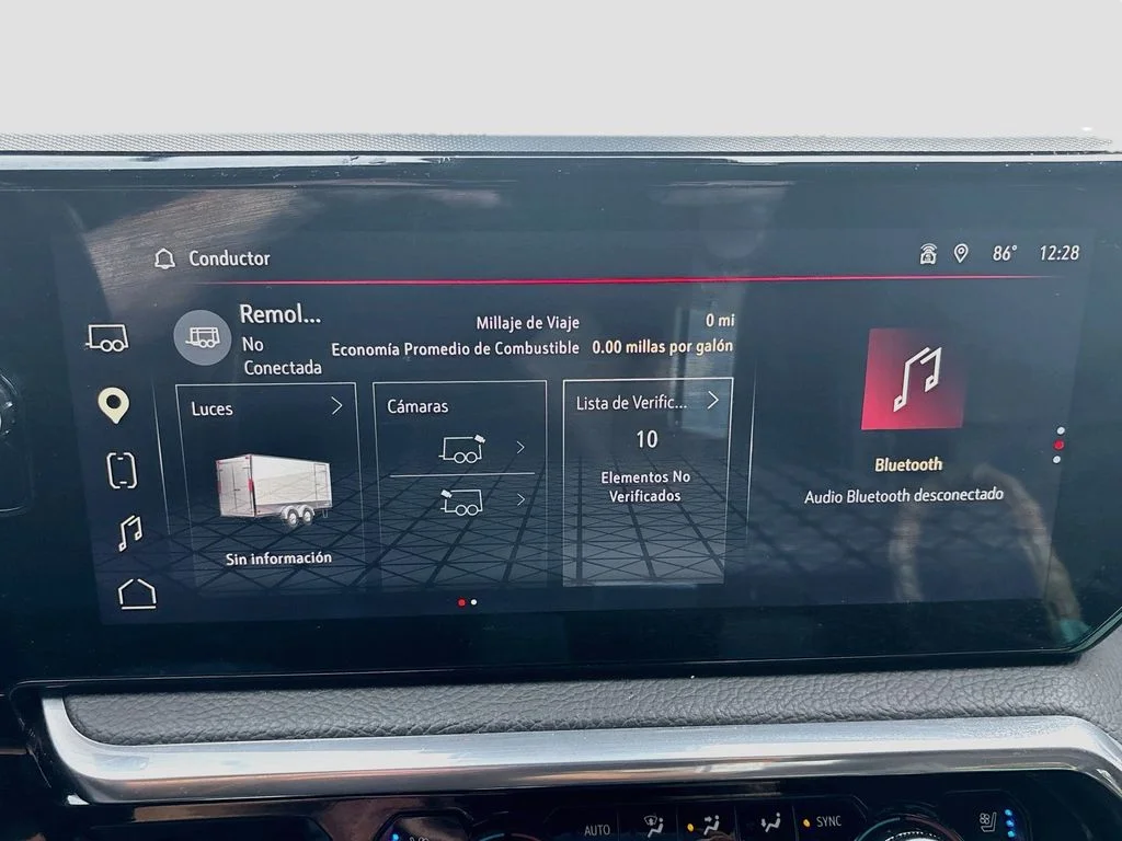 Used 2023 Silver GMC Denali image 20
