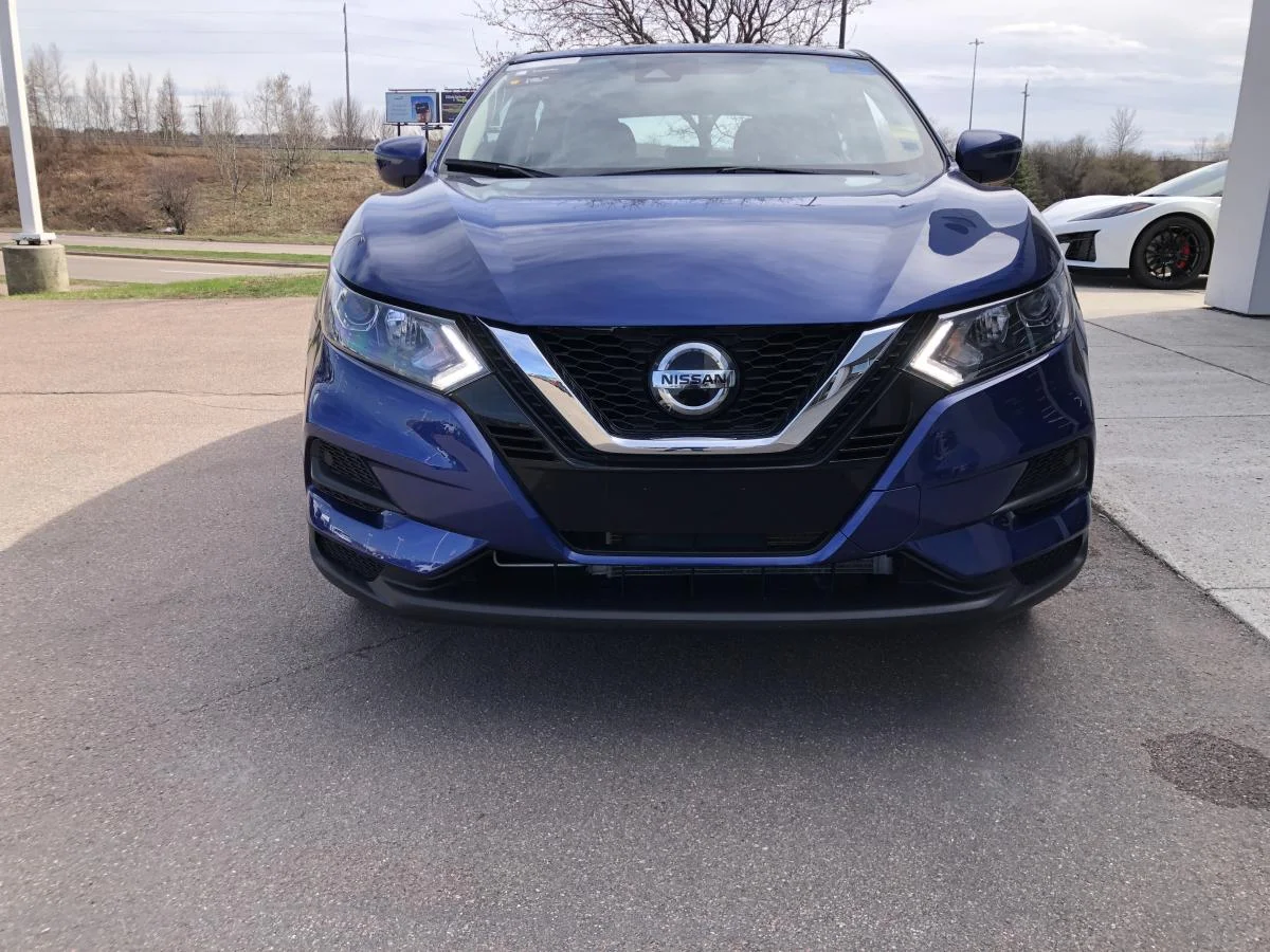 Used 2023 Blue Nissan AWD S CVT image 3