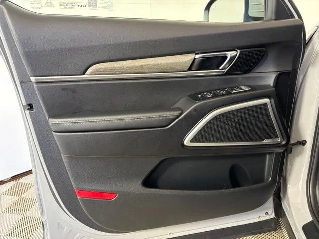 Used 2022 Gray Kia EX image 10