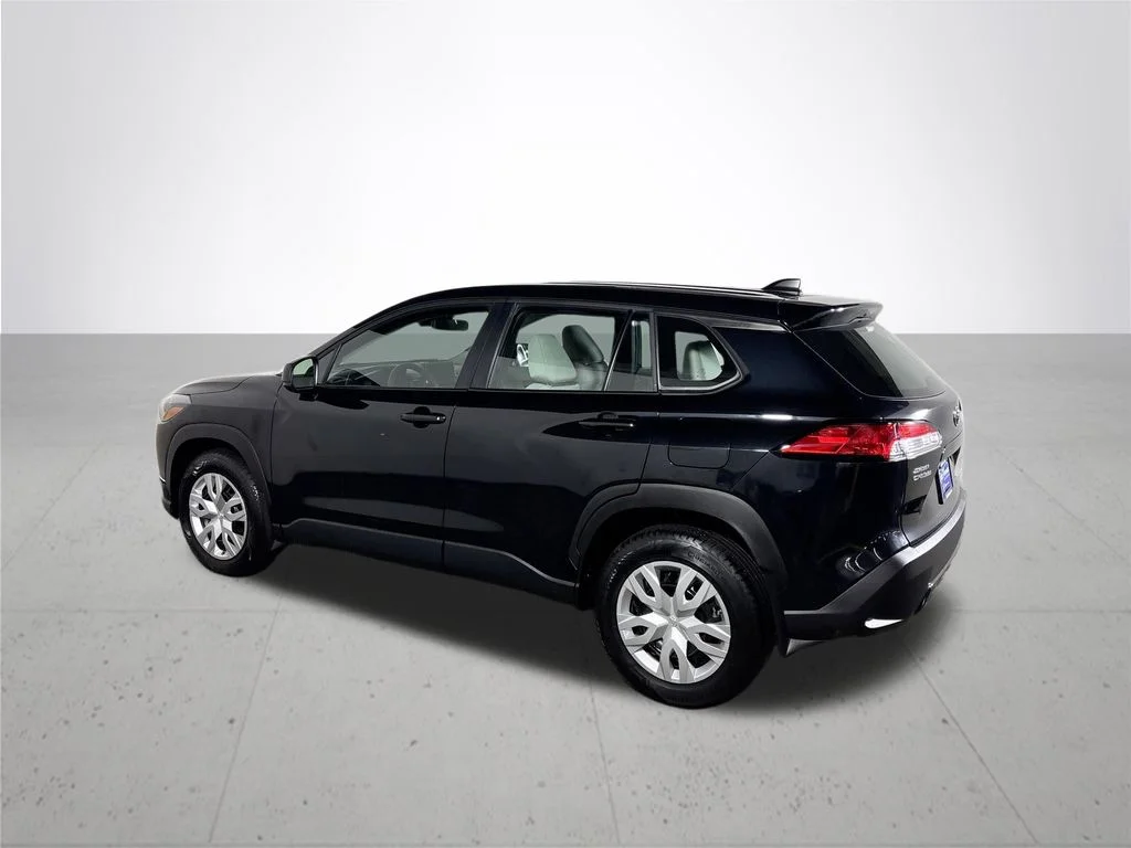 Used 2025 Black Toyota L image 8