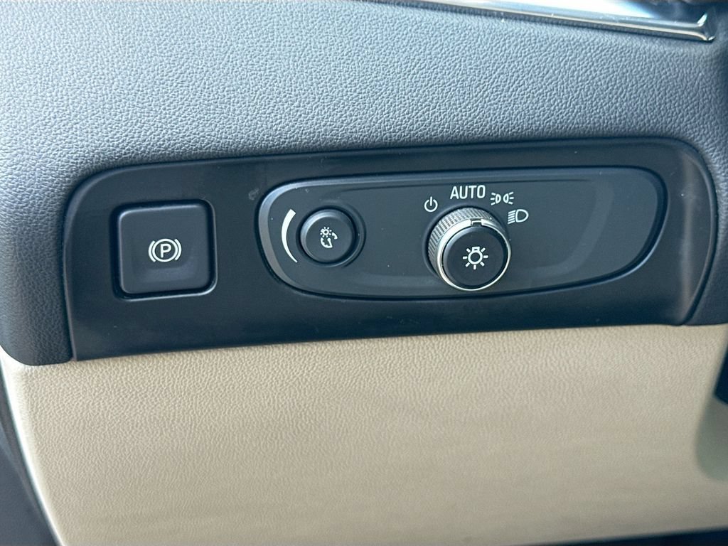 Used 2019 Includes Satin Nickel lower exterior accent color.) Buick Premium image 10
