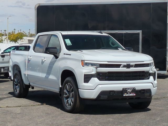 New 2026 Summit White Chevrolet RST image 2