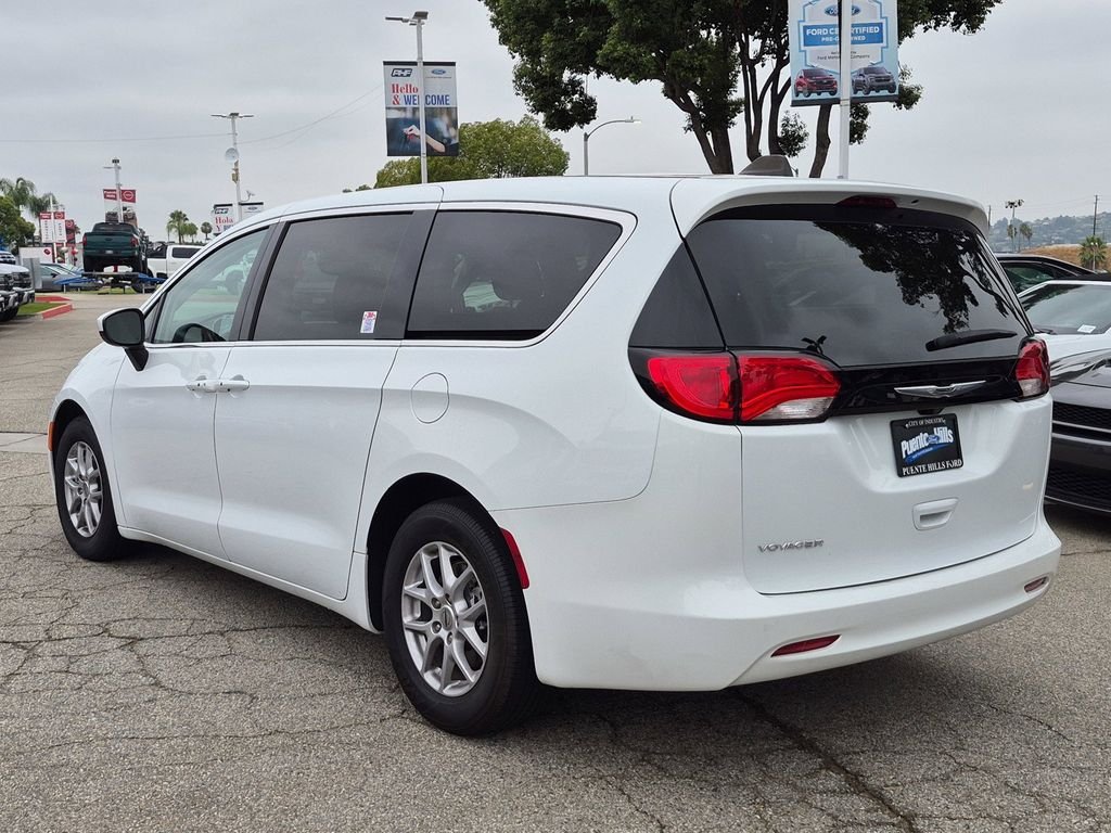 Used 2023 Bright White Clearcoat Chrysler LX image 4