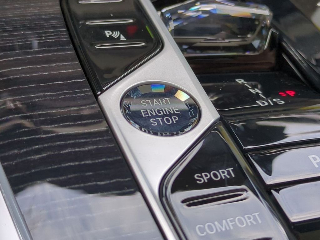 New 2027 Gray Metallic BMW xDrive40i image 28