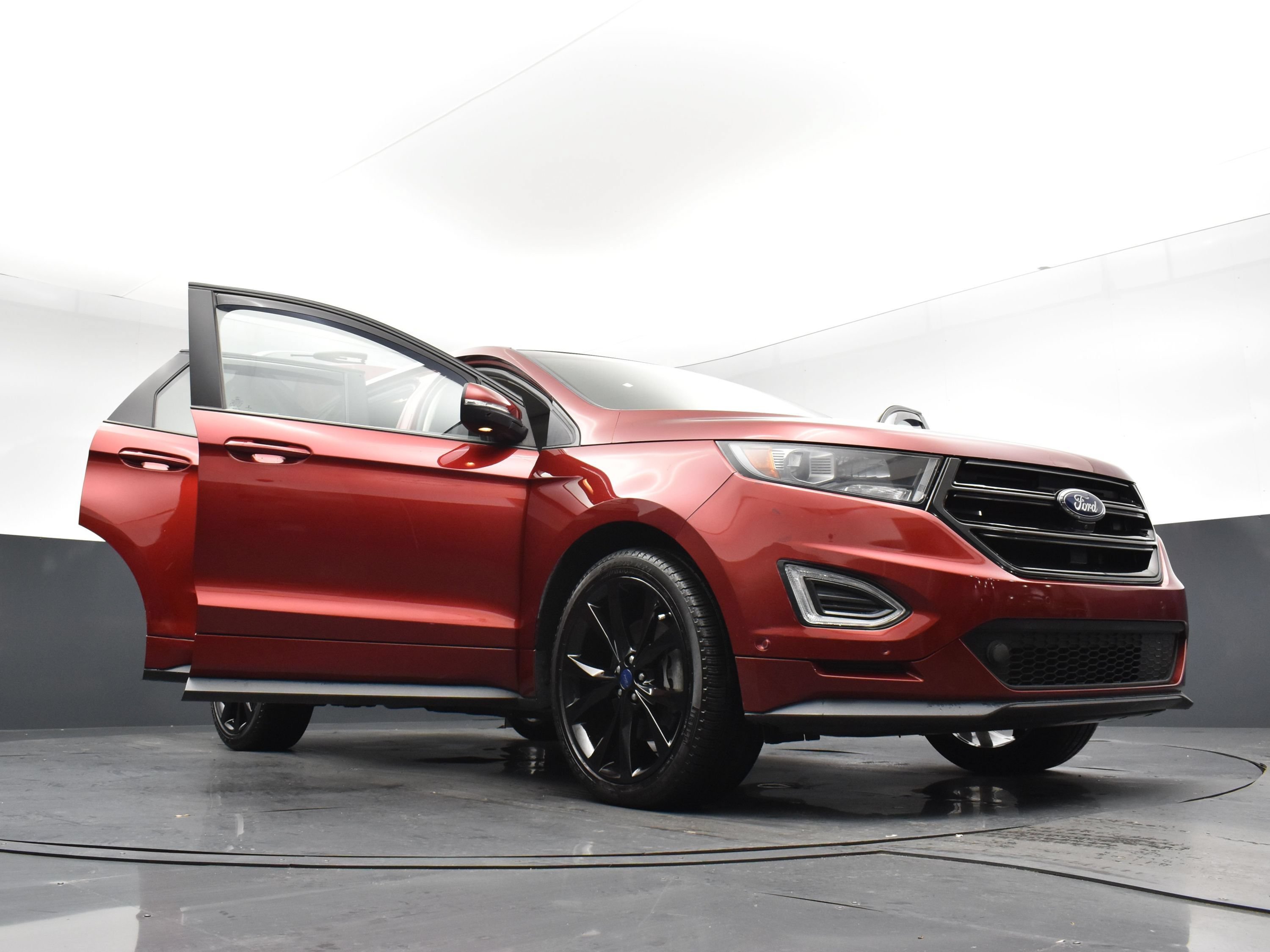 Used 2016 Red Ford Sport image 27