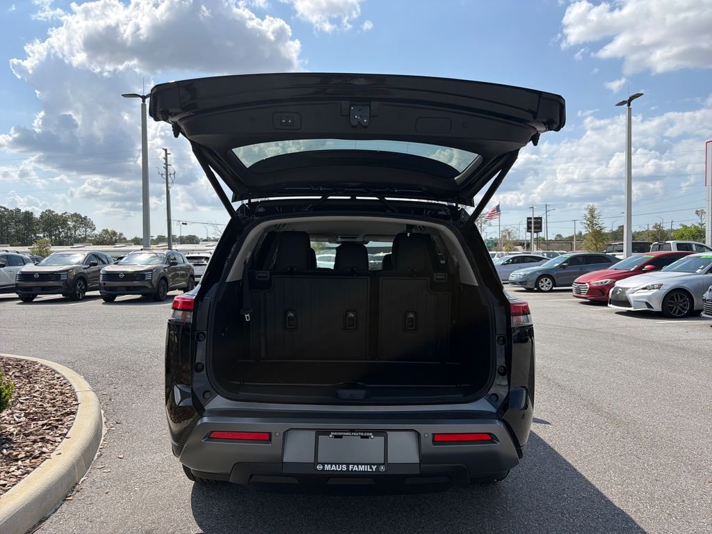 New 2026 Nissan Pathfinder SL 4D Sport Utility