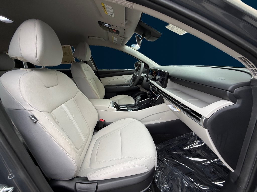Used 2025 Gray Hyundai SEL image 17