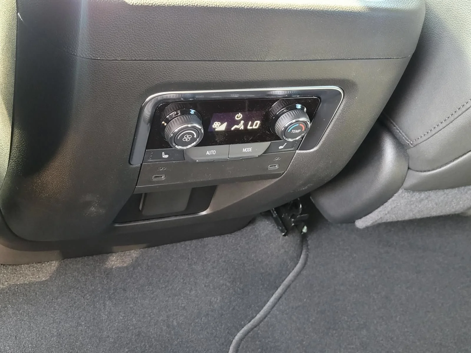 2026 Chevrolet Tahoe Premier - Photo 14
