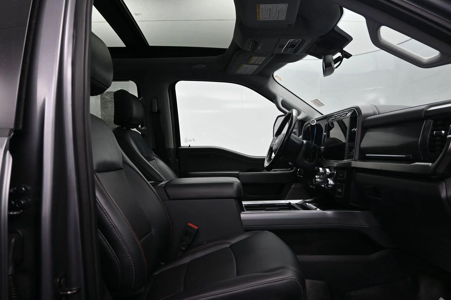 Used 2024 Carbonized Gray Ford LARIAT image 13