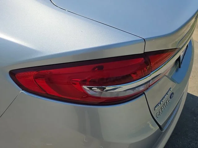 Used 2018 Silver Ford SE image 33