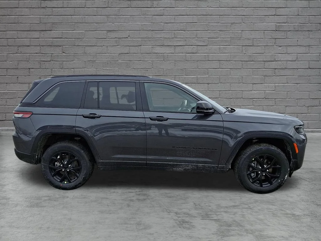 New 2026 Baltic Gray Metallic Clearcoat Jeep Laredo Altitude image 9