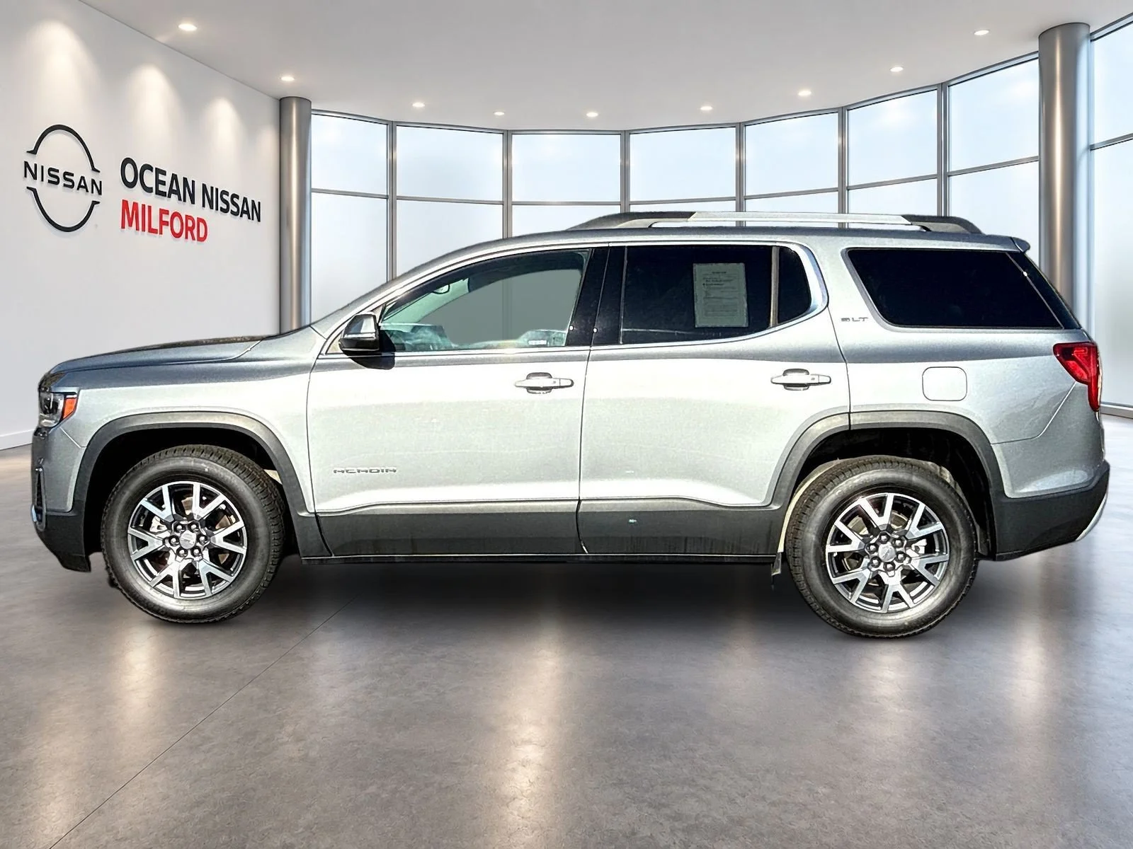 Used 2023 Sterling Metallic GMC SLT image 8