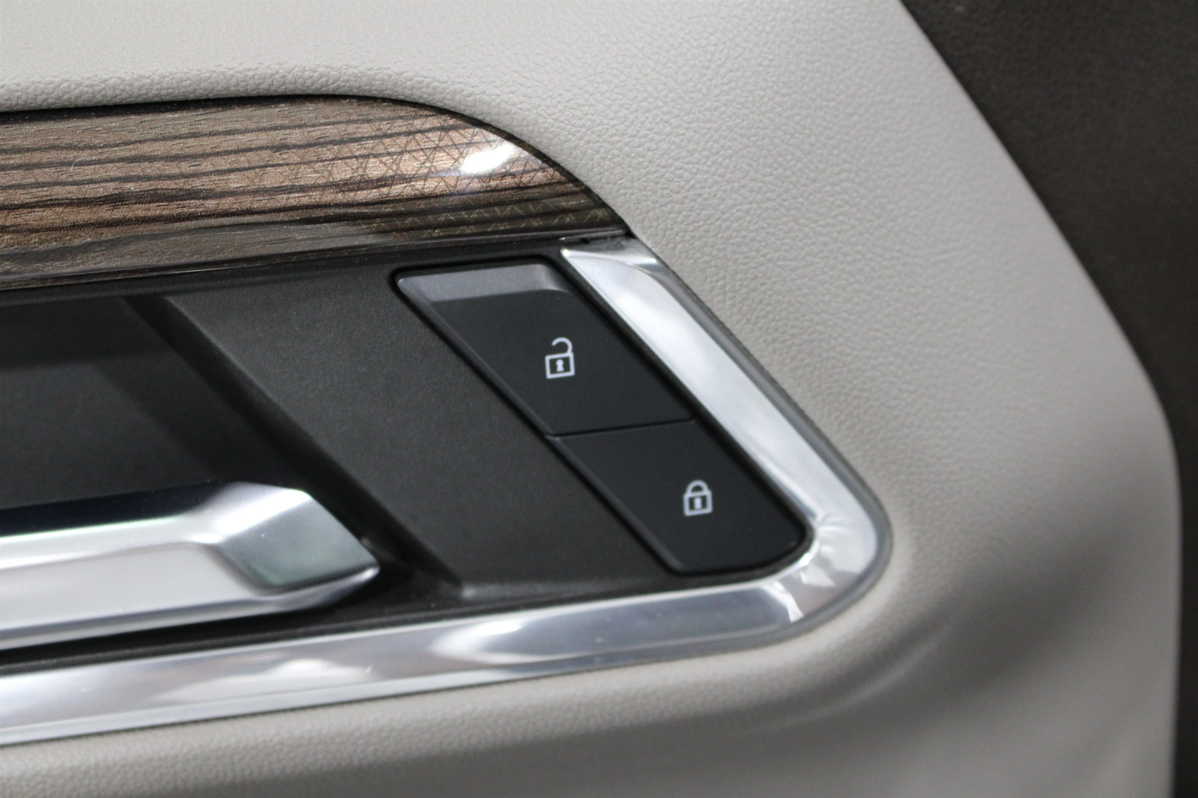 2024 Chevrolet Silverado 1500 LT Trail Boss - Photo 8