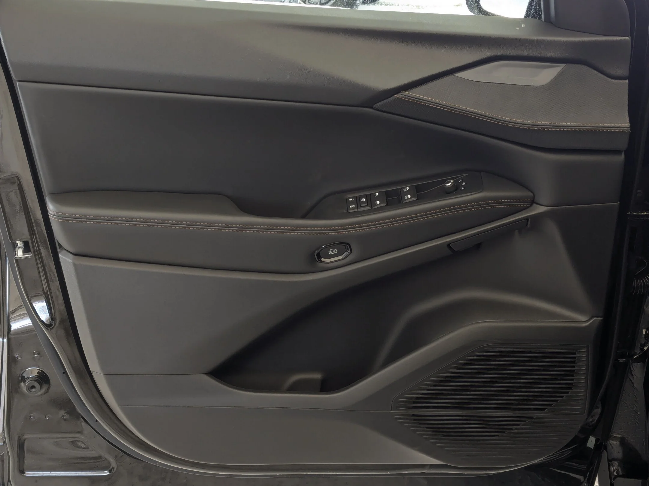 New 2026 Black Jeep Limited - - Hybrid - Capri Leatherette - Power Liftgate - Wireless Charging & More! image 14