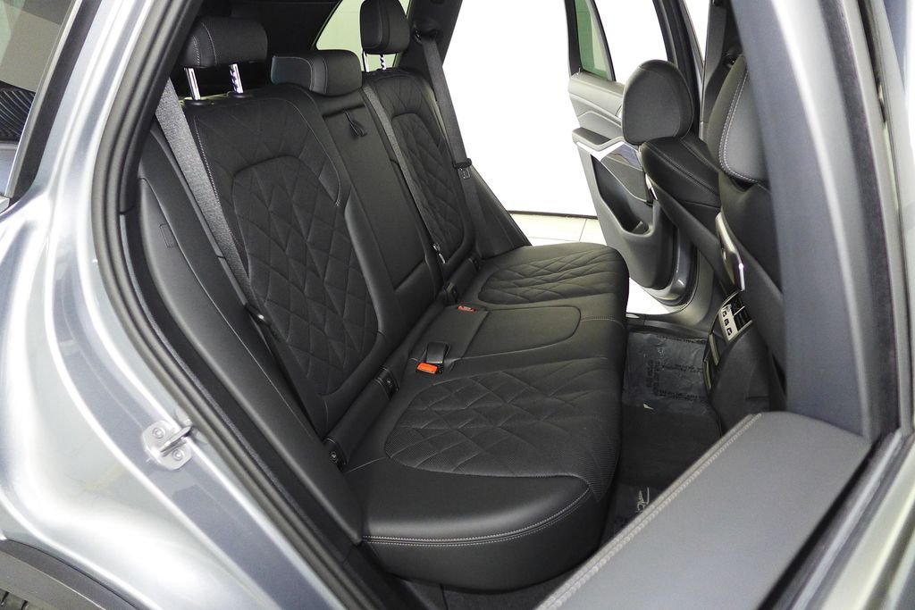 Certified Used 2024 Skyscraper Gray Metallic BMW sDrive40i image 20