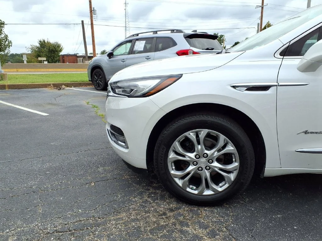 Used 2020 White Frost Tricoat Buick Avenir image 21