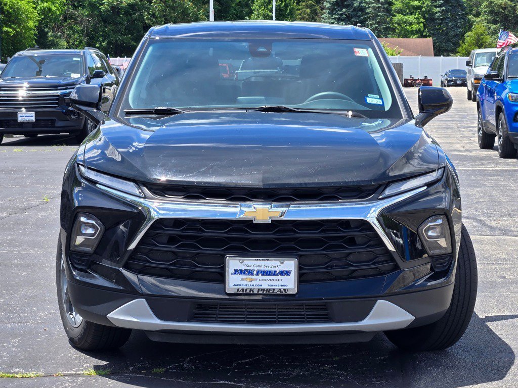 Used 2025 Black Chevrolet 2LT image 4