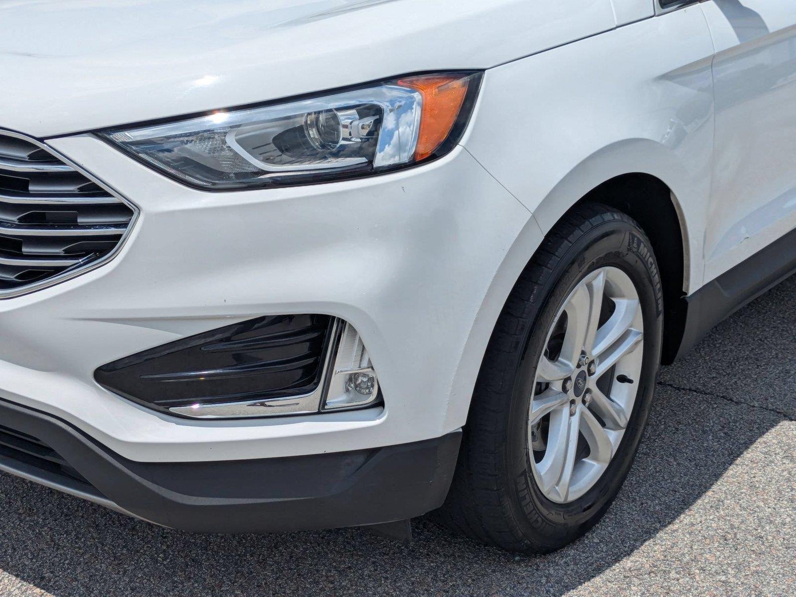 Used 2019  Ford SEL image 9