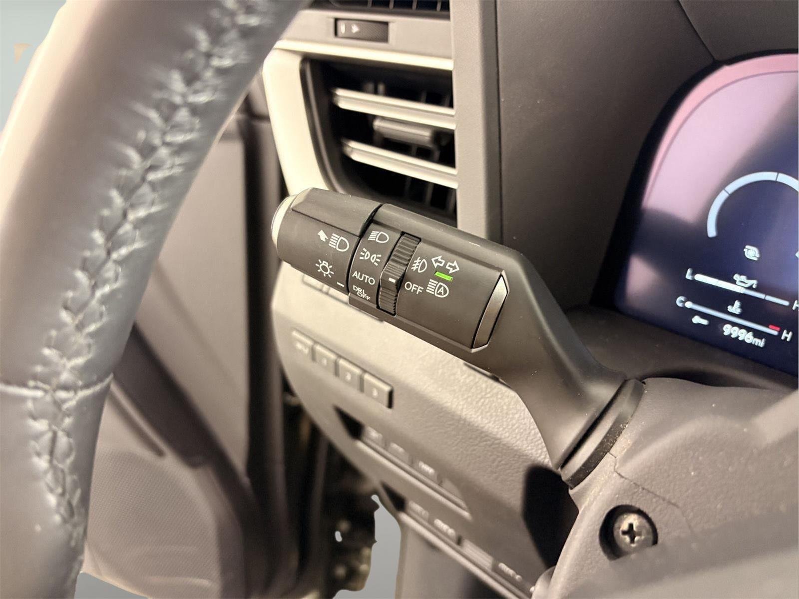 Used 2025 Nori Green Pearl Lexus GX 550 Overtrail image 30