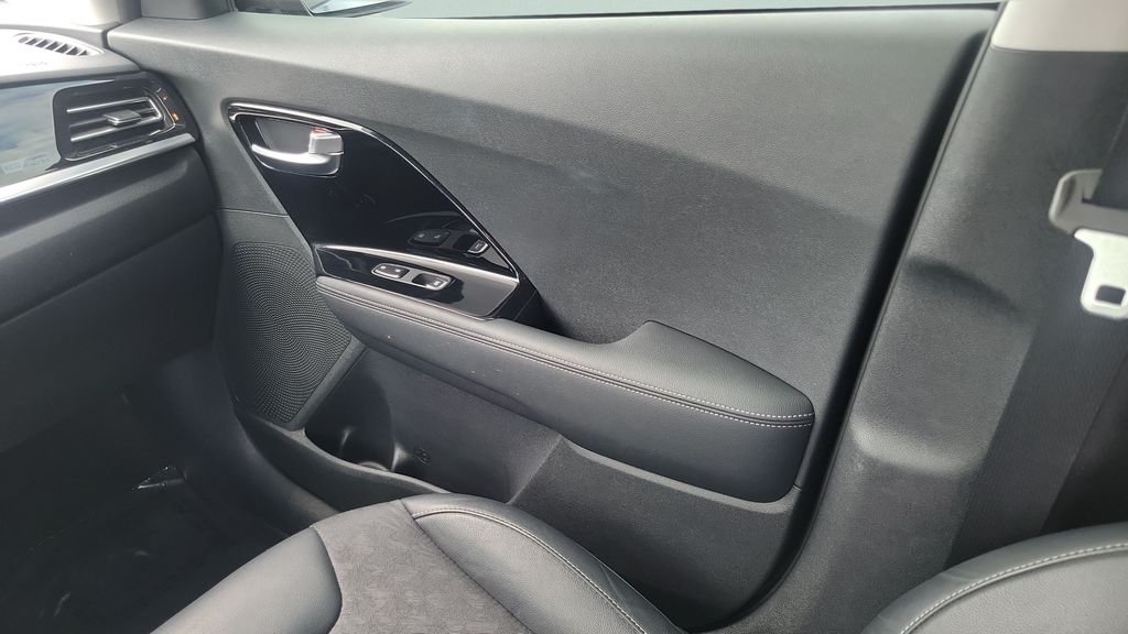 2022 Kia Niro EX - Photo 13