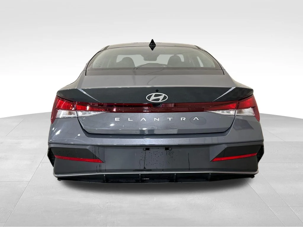 Used 2025 Gray Hyundai SE image 4