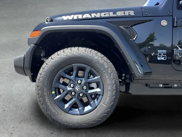 New 2026 Black Clear-Coat Exterior Paint Jeep 85th Anniversary Edition image 21