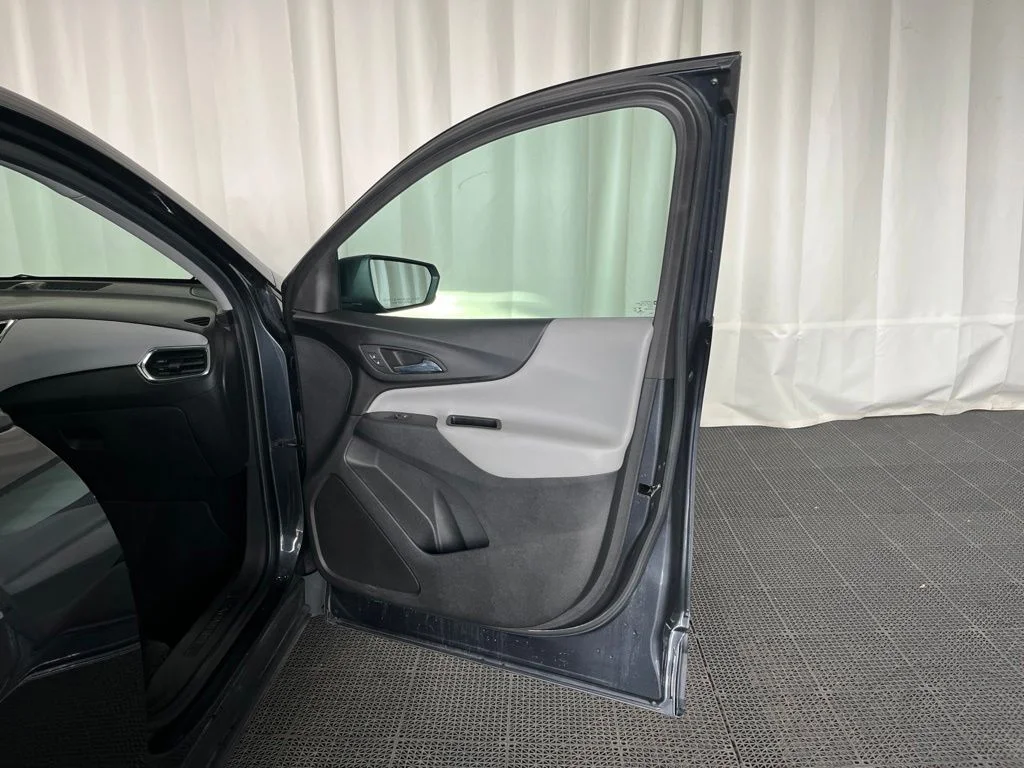Used 2022 Gray Chevrolet LS image 18