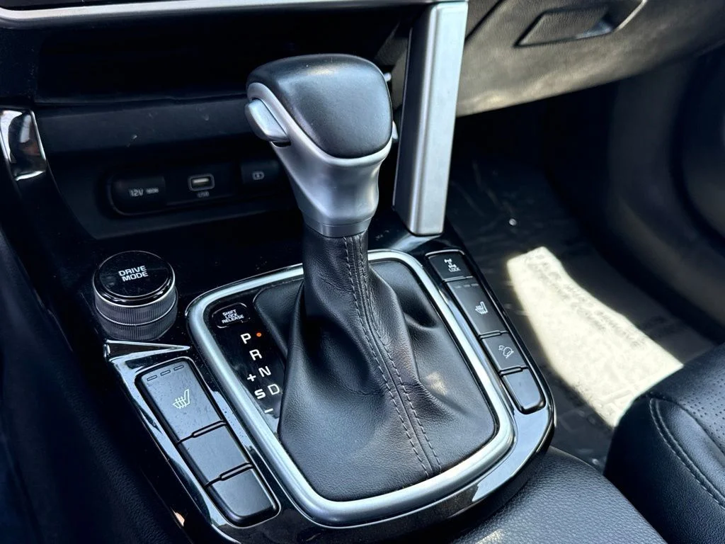 Used 2021 Black Kia EX image 26