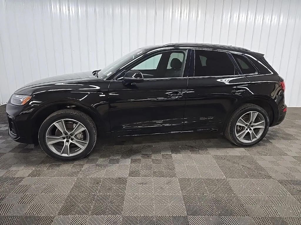 Used 2025 Black Audi 45 S line Premium image 5