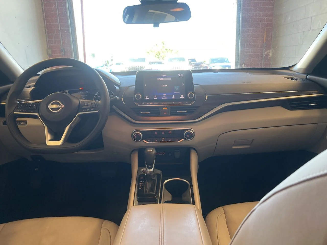Used 2023 White Nissan 2.5 SV image 24
