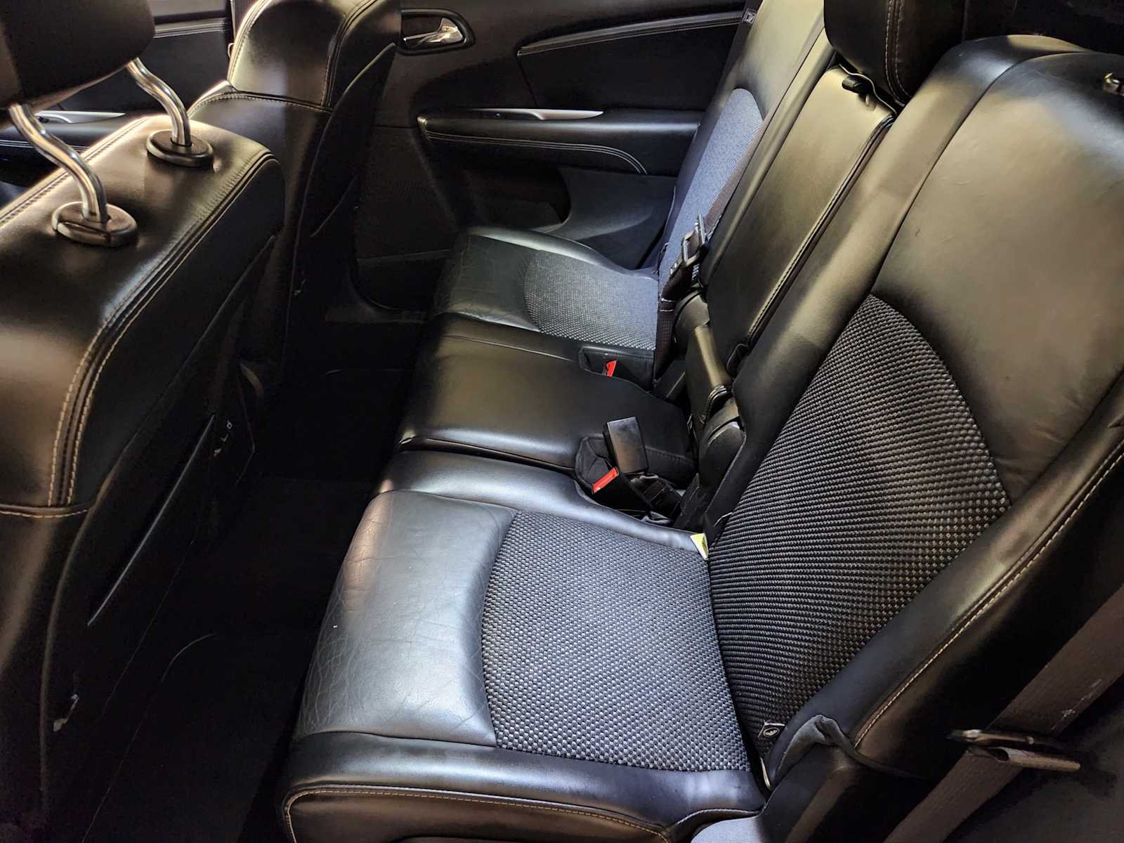 Used 2018 Pitch Black Clearcoat Dodge Crossroad image 27