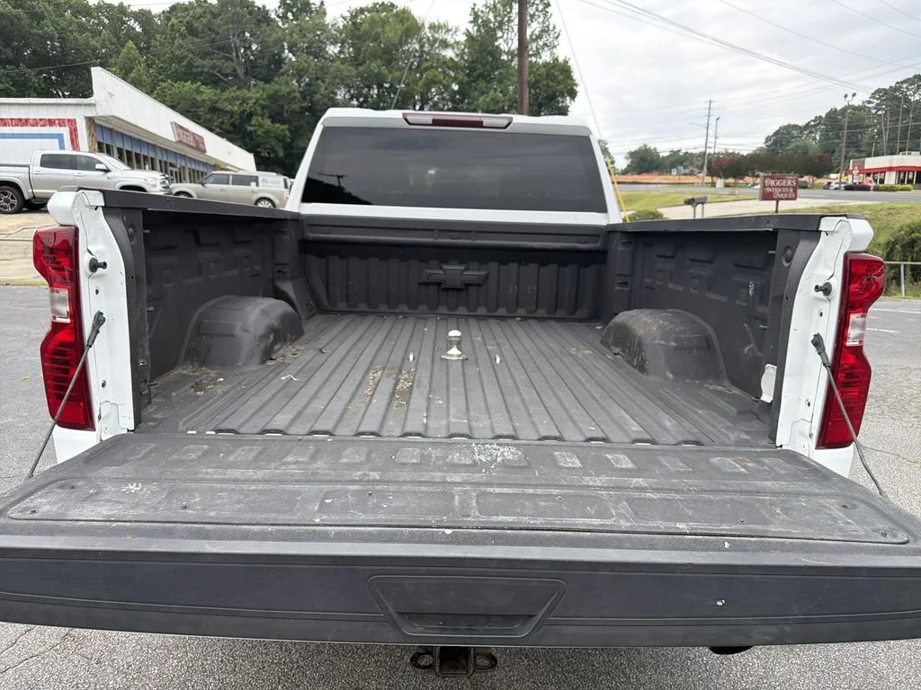 Used 2022 White Chevrolet LT image 18
