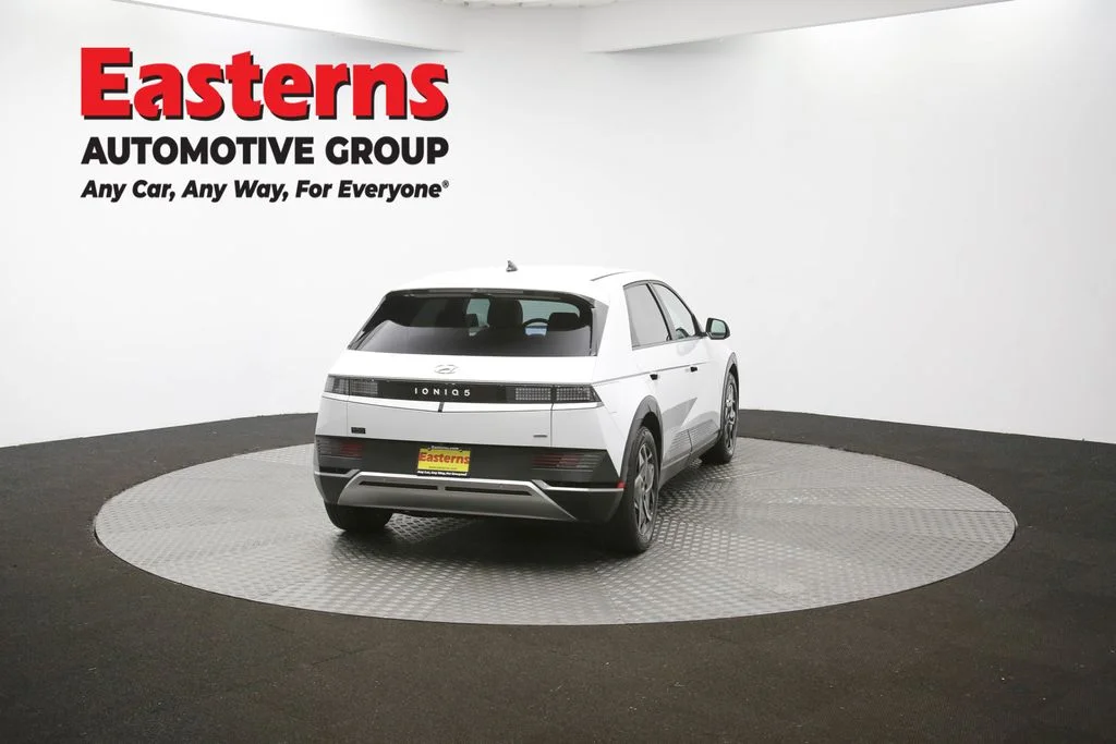 Used 2023 White Hyundai SEL image 39