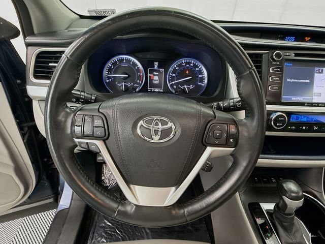 Used 2016 Blue Toyota XLE V6 image 11
