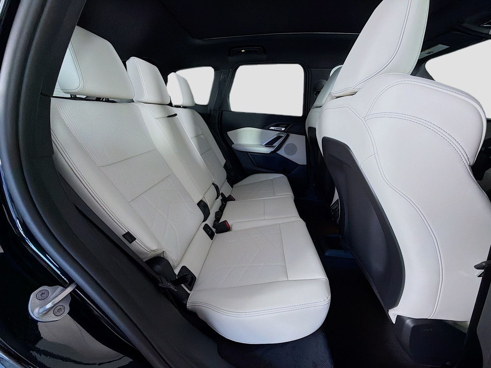 New 2026 Black Sapphire Metallic BMW xDrive28i image 28