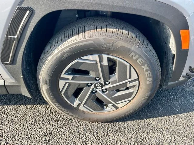 Used 2025 Silver Hyundai Blue image 6