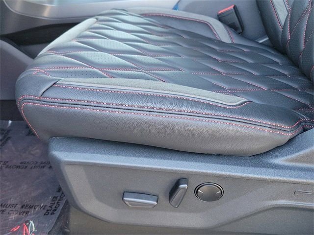 New 2025 Rapid Red Metallic Tinted Clearcoat Ford XLT image 14