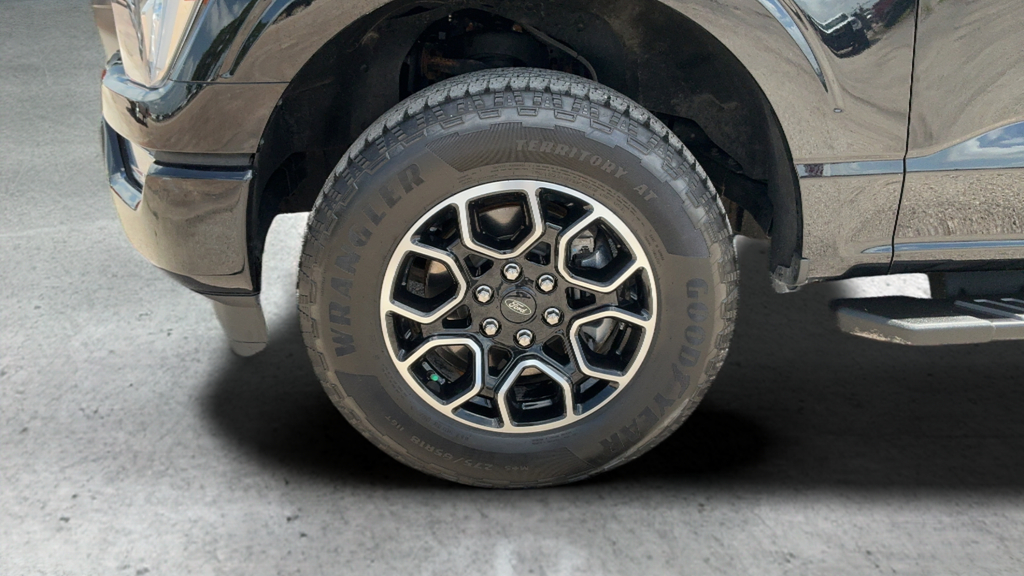 Certified Used 2023 Gray Ford XLT image 26