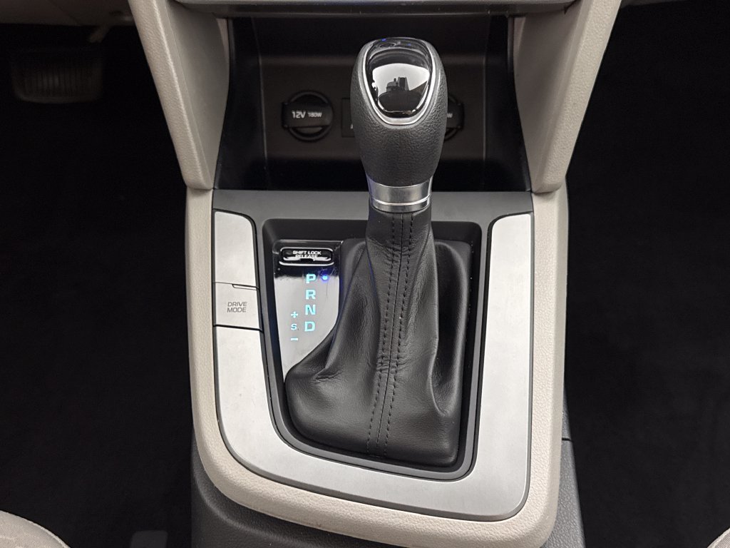 Used 2020 Black Hyundai SEL image 19