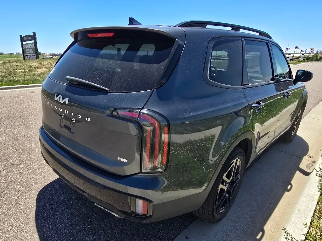Used 2024 Gravity Gray Kia EX X-Line image 5