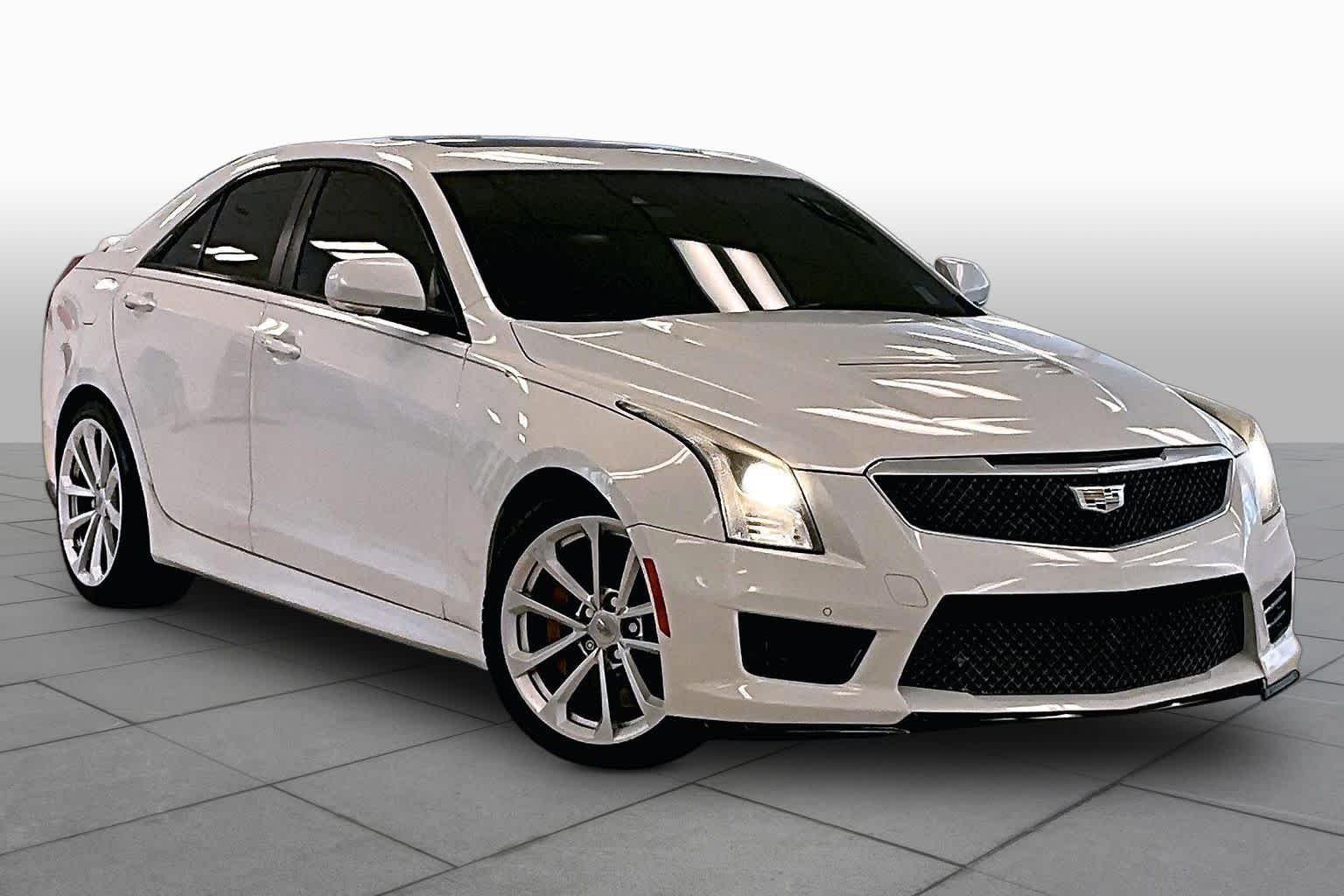 Used 2017 Crystal White Tricoat Cadillac  image 2