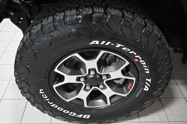 Used 2019 Gray Jeep Unlimited Sport S image 19