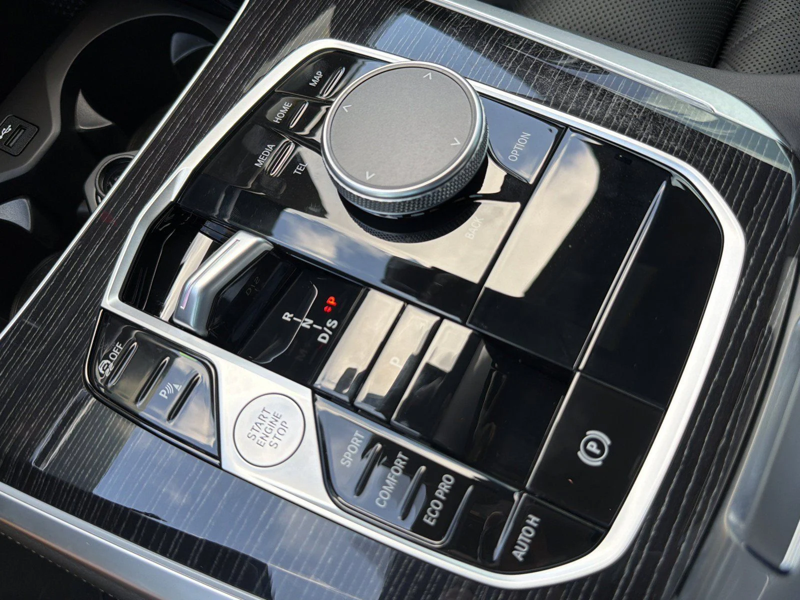 New 2026 Black Sapphire Metallic BMW sDrive40i image 35