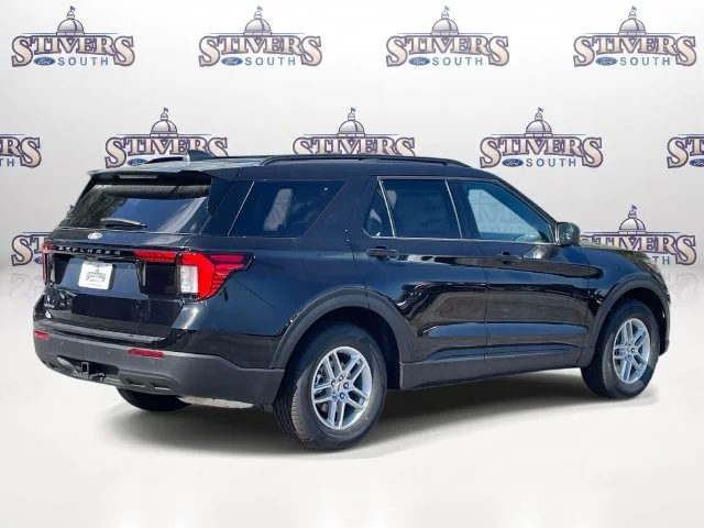 New 2027 Black Ford Active image 3