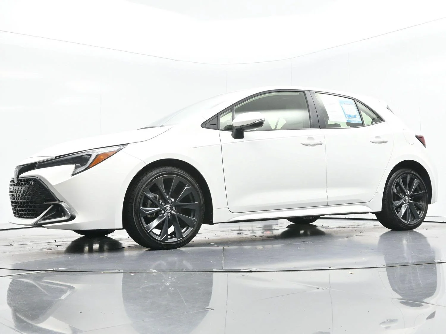 Used 2024 Ice Cap Toyota XSE image 45
